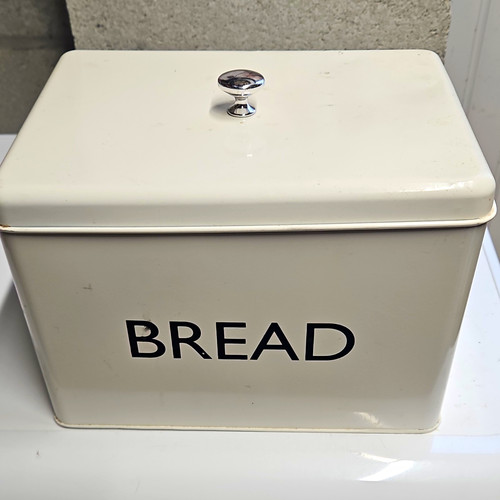 White metal bread bin with - white,