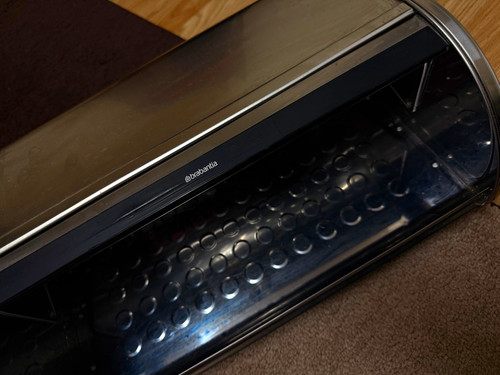 Brabantia roll top bread - top,