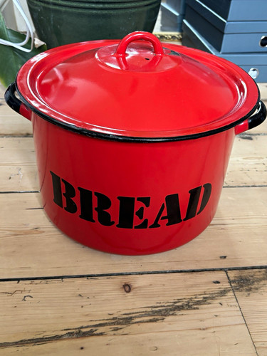 Red enamel metal round bread - metal,