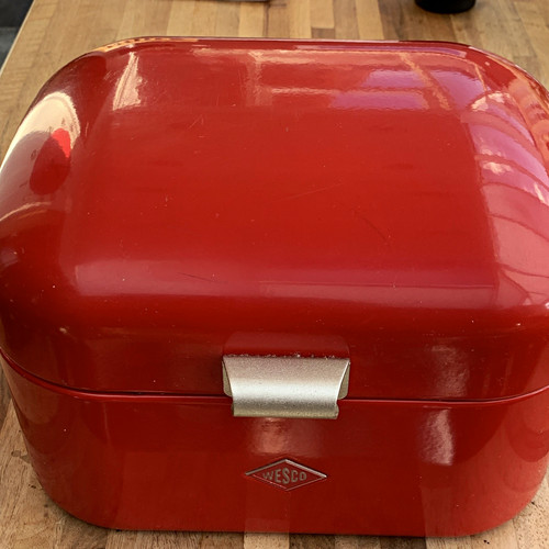 Wesco red silver metal - &,